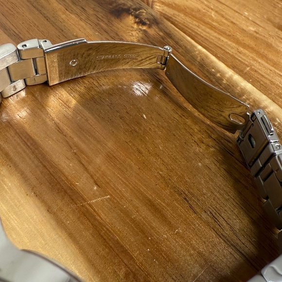 Michael Kors Women’s Watch MK5428 (Runway Silver Dial Silver Steel Strap) - Picture 5 of 7